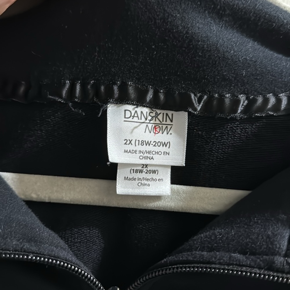 Danskin zip up sweatshirt size 2x - Picture 3 of 4